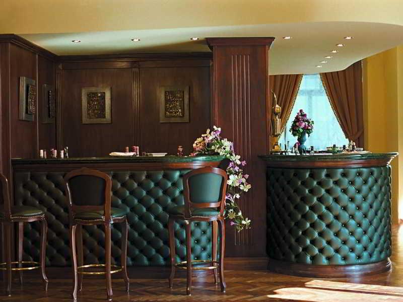 Hotel Vittoria Pesaro Exterior photo The bar at the hotel