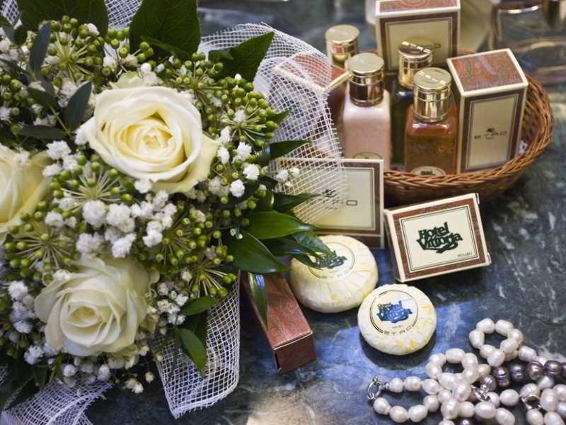 Hotel Vittoria Pesaro Exterior photo Wedding Favors