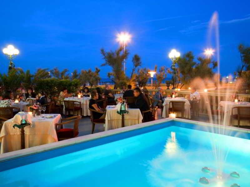 Hotel Vittoria Pesaro Exterior photo The restaurant
